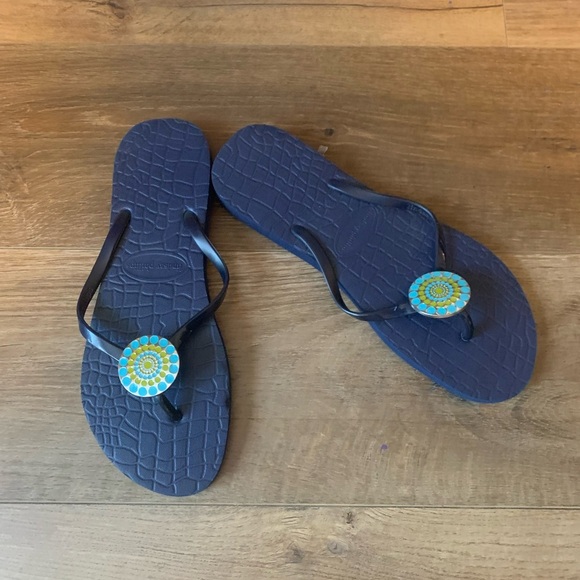 Lindsay Phillips Navy Flip Flops with Colorful Medallion - Picture 4 of 5